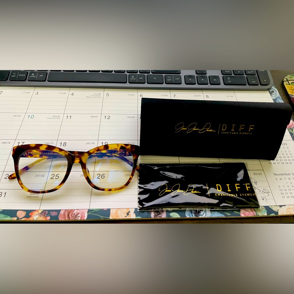 Jesse James decker Diff blue light glasses